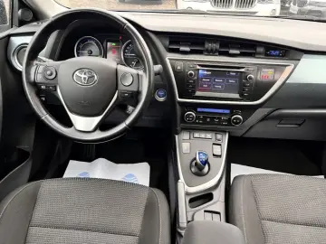 Toyota Auris 1.8 VVT-i Automatik Cool