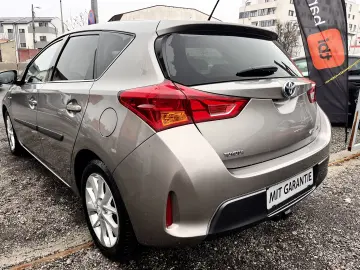 Toyota Auris 1.8 VVT-i Automatik Cool