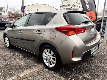 Toyota Auris 1.8 VVT-i Automatik Cool