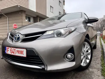 Toyota Auris 1.8 VVT-i Automatik Cool