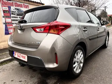 Toyota Auris 1.8 VVT-i Automatik Cool