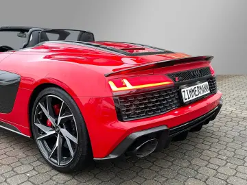 AUDI R8 V10 Spyder 5.2 FSI Quattro Performance Carbon