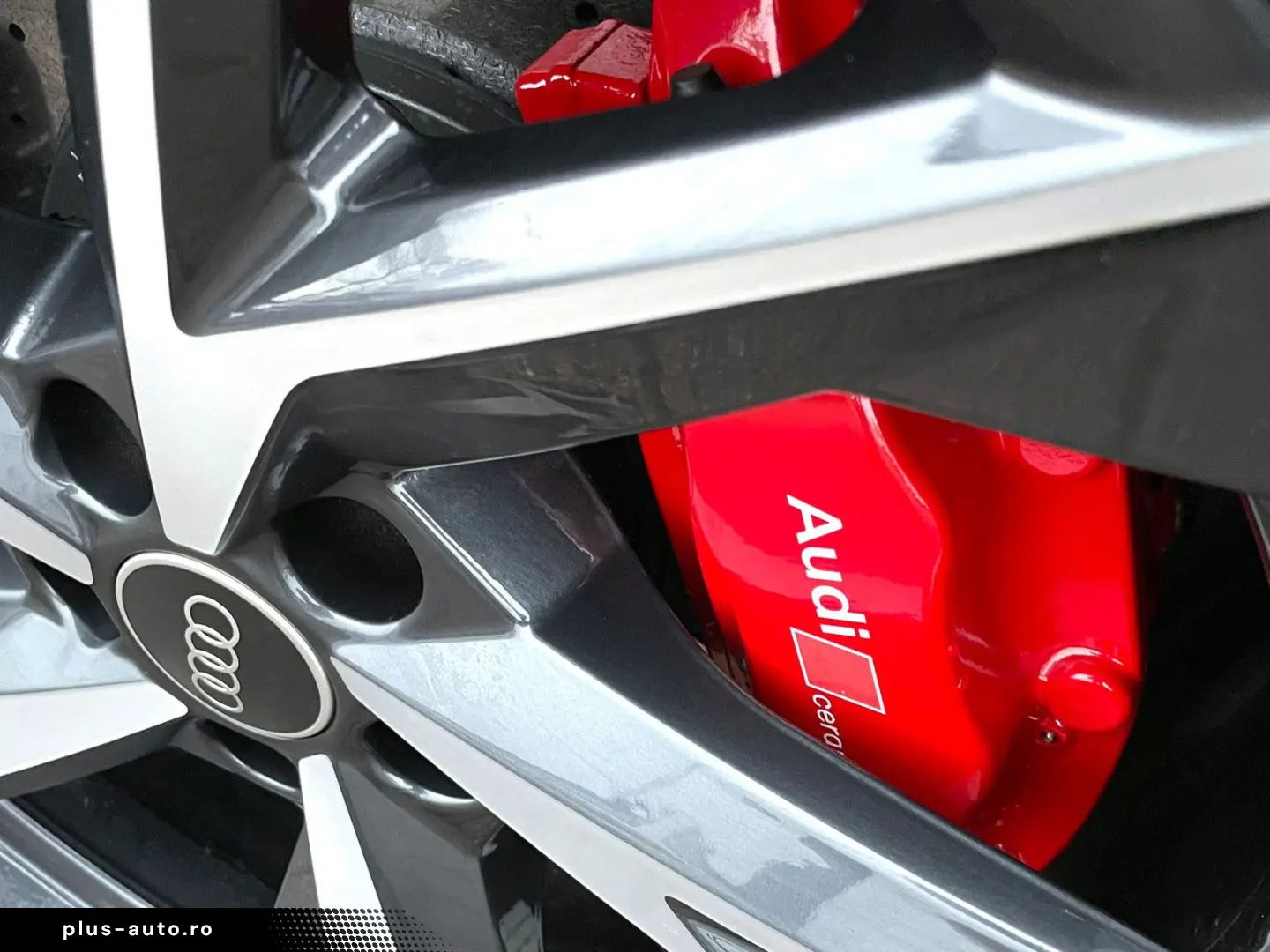 AUDI R8 V10 Spyder 5.2 FSI Quattro Performance Carbon