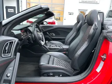 AUDI R8 V10 Spyder 5.2 FSI Quattro Performance Carbon