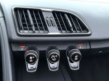 AUDI R8 V10 Spyder 5.2 FSI Quattro Performance Carbon