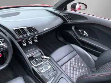 AUDI R8 V10 Spyder 5.2 FSI Quattro Performance Carbon