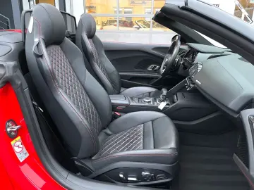 AUDI R8 V10 Spyder 5.2 FSI Quattro Performance Carbon