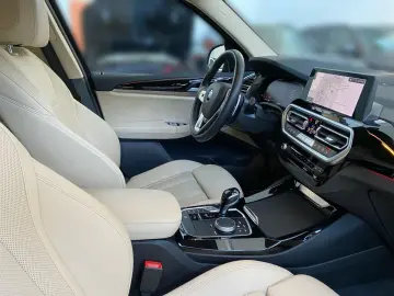 BMW X3 xDrive20i LC Plus LED ACC DA HiFi STH RFK PA