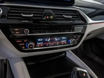 BMW 540d xDrive Luxury Line FACEL. AHK HUD LASER LED