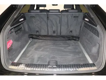 AUDI Q8 55 TFSI quattro S-Line B&O Matrix