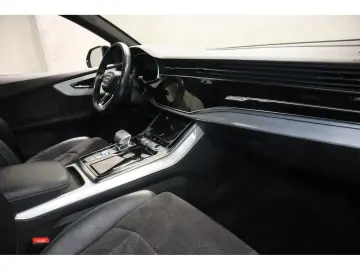 AUDI Q8 55 TFSI quattro S-Line B&O Matrix