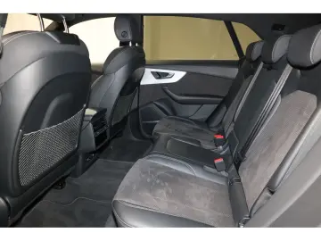 AUDI Q8 55 TFSI quattro S-Line B&O Matrix