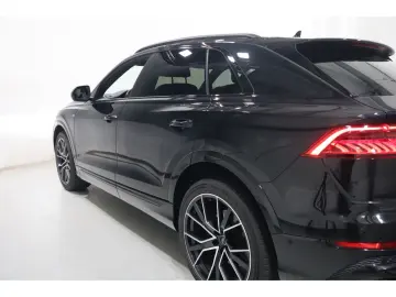 AUDI Q8 55 TFSI quattro S-Line B&O Matrix