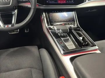 AUDI Q8 50 TDI quattro S line Black HuD Matrix AHK