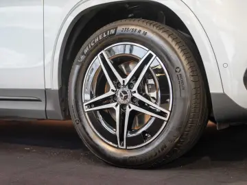 MERCEDES-BENZ EQA 350 4M AMG Line Night sage CarPlay&hellip;