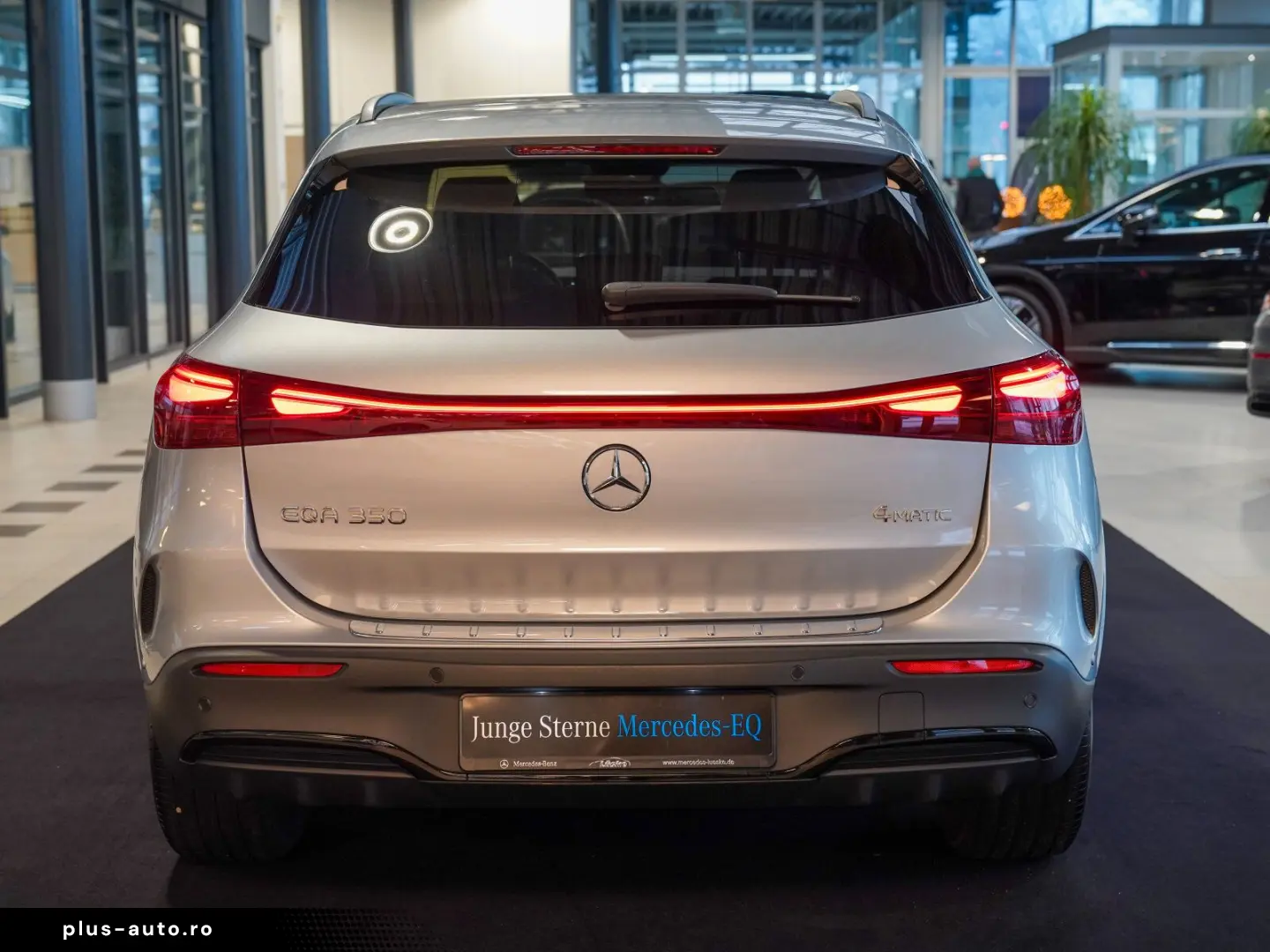 MERCEDES-BENZ EQA 350 4M AMG Line Night sage CarPlay&hellip;