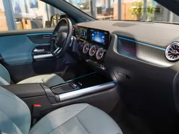 MERCEDES-BENZ EQA 350 4M AMG Line Night sage CarPlay&hellip;