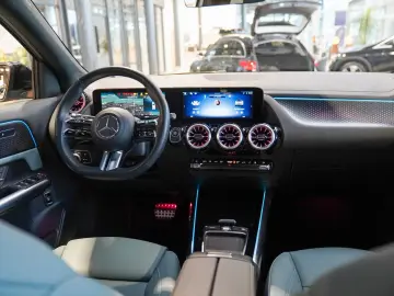 MERCEDES-BENZ EQA 350 4M AMG Line Night sage CarPlay&hellip;