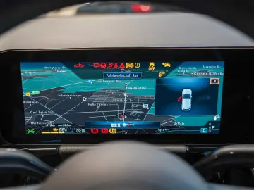 MERCEDES-BENZ EQA 350 4M AMG Line Night sage CarPlay&hellip;