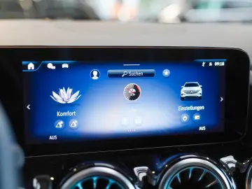 MERCEDES-BENZ EQA 350 4M AMG Line Night sage CarPlay&hellip;