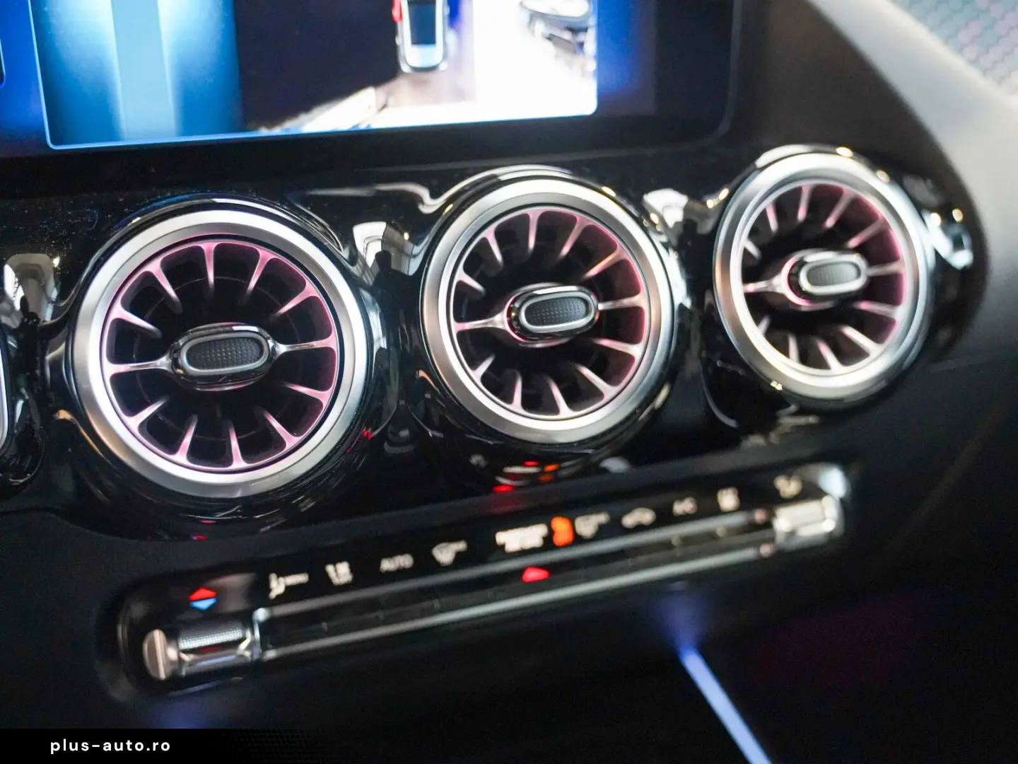 MERCEDES-BENZ EQA 350 4M AMG Line Night sage CarPlay&hellip;