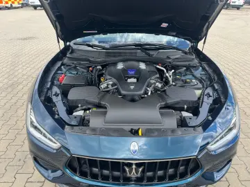 MASERATI Ghibli Modena Q4 MY23 CARBON-PACK   FUORISERIE