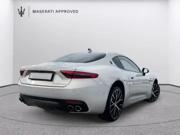 MASERATI GranTurismo 361 kW 3.0 V6 AWD Modena