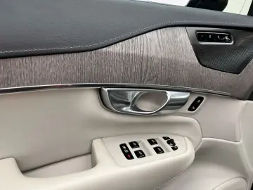 VOLVO XC90 T8 AWD Recharge Ultimate Dark