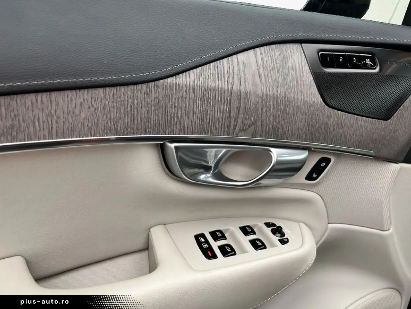 VOLVO XC90 T8 AWD Recharge Ultimate Dark