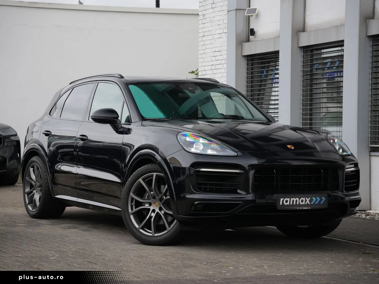 PORSCHE Cayenne E-Hybrid SPORTDESIGN-LUFTF-PANO-HUD-VOLL
