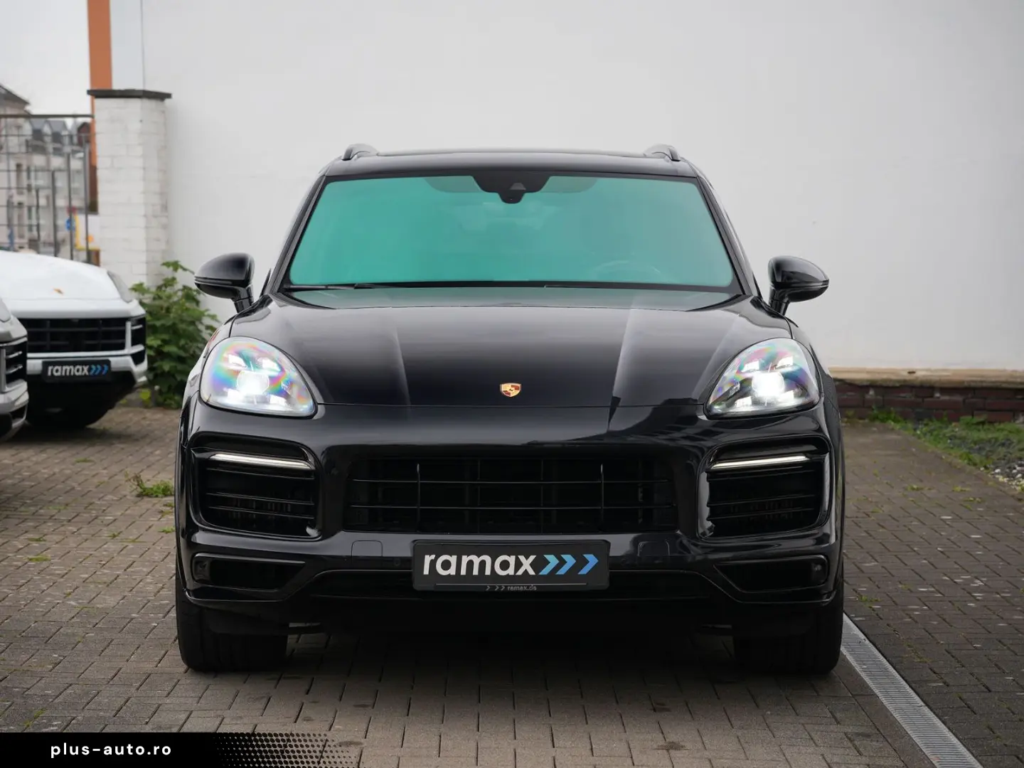 PORSCHE Cayenne E-Hybrid SPORTDESIGN-LUFTF-PANO-HUD-VOLL