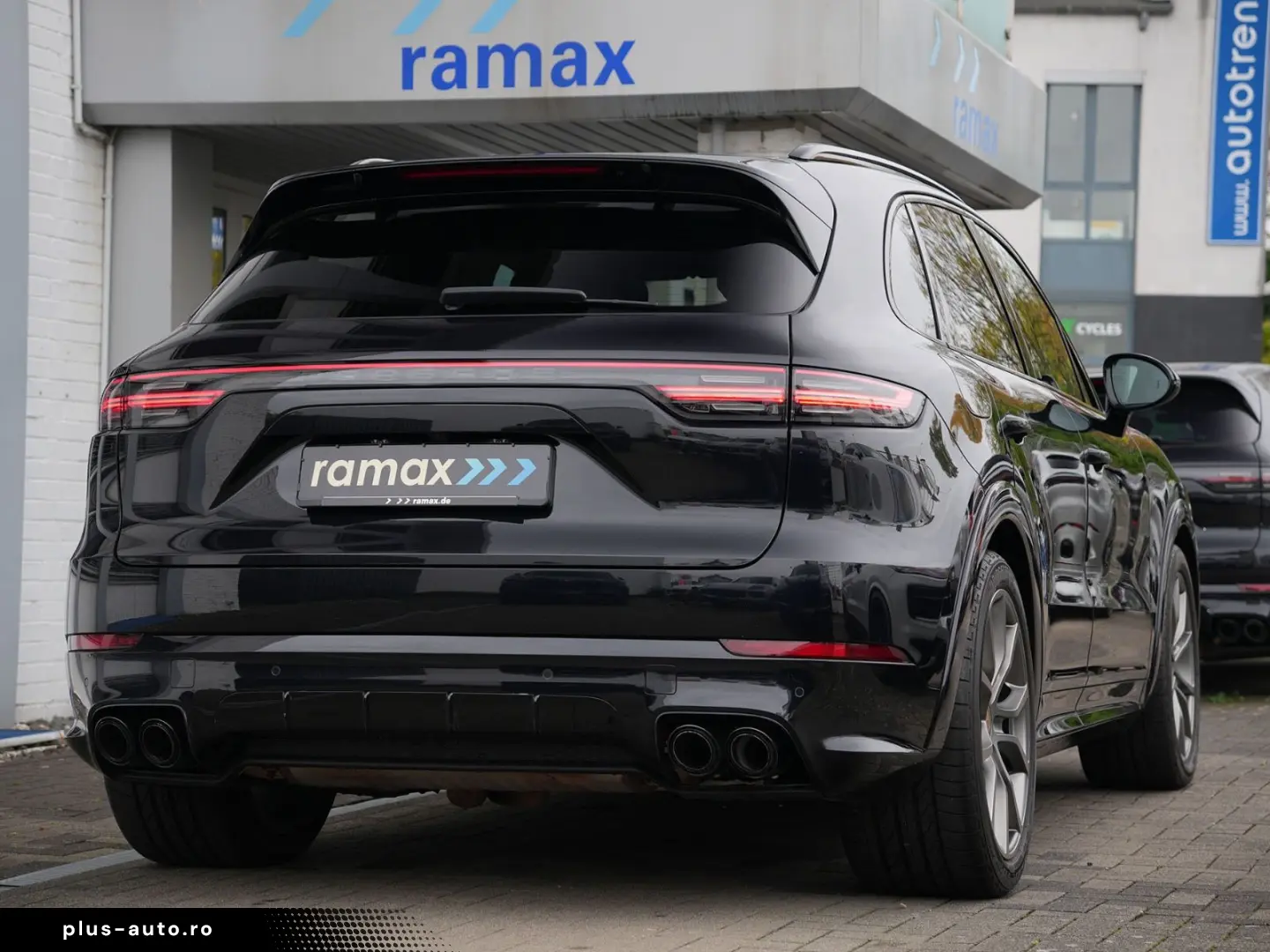 PORSCHE Cayenne E-Hybrid SPORTDESIGN-LUFTF-PANO-HUD-VOLL
