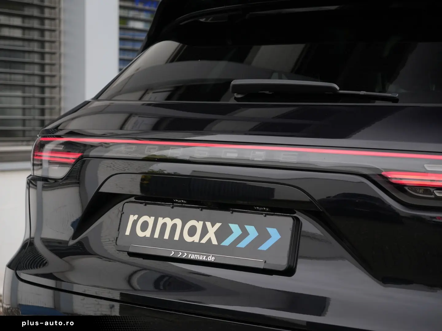 PORSCHE Cayenne E-Hybrid SPORTDESIGN-LUFTF-PANO-HUD-VOLL