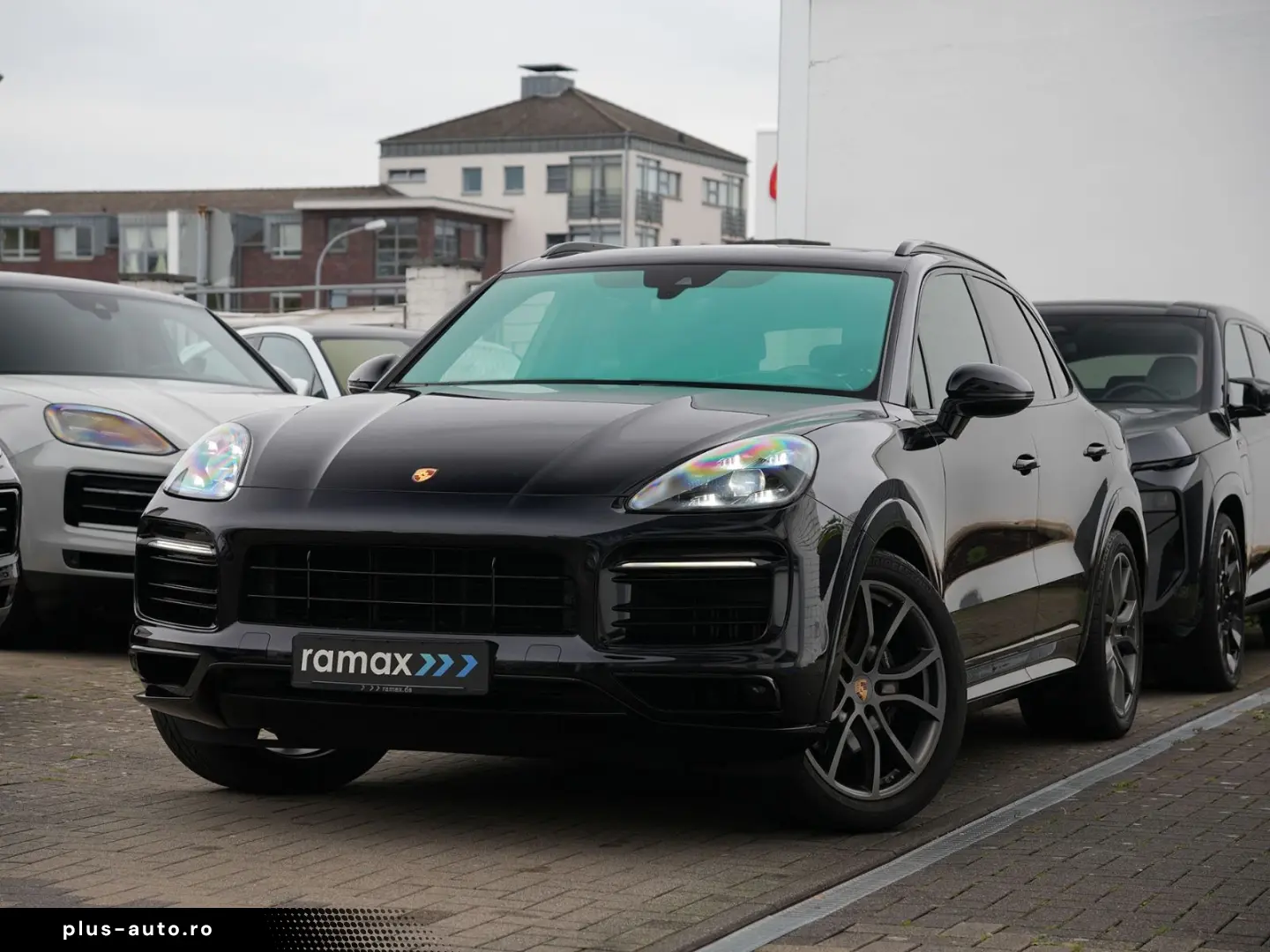 PORSCHE Cayenne E-Hybrid SPORTDESIGN-LUFTF-PANO-HUD-VOLL