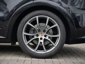 PORSCHE Cayenne E-Hybrid SPORTDESIGN-LUFTF-PANO-HUD-VOLL