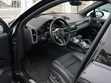 PORSCHE Cayenne E-Hybrid SPORTDESIGN-LUFTF-PANO-HUD-VOLL