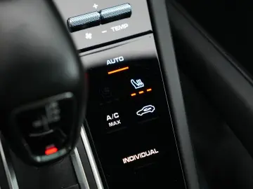 PORSCHE Cayenne E-Hybrid SPORTDESIGN-LUFTF-PANO-HUD-VOLL