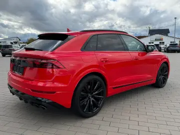 AUDI SQ8 TFSI  STANDHEIZUNG AHK PANO B&O HUD