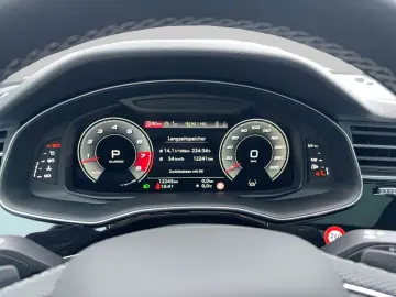 AUDI SQ8 TFSI Black  Laser Night Pano STHZ HuD AHK 360