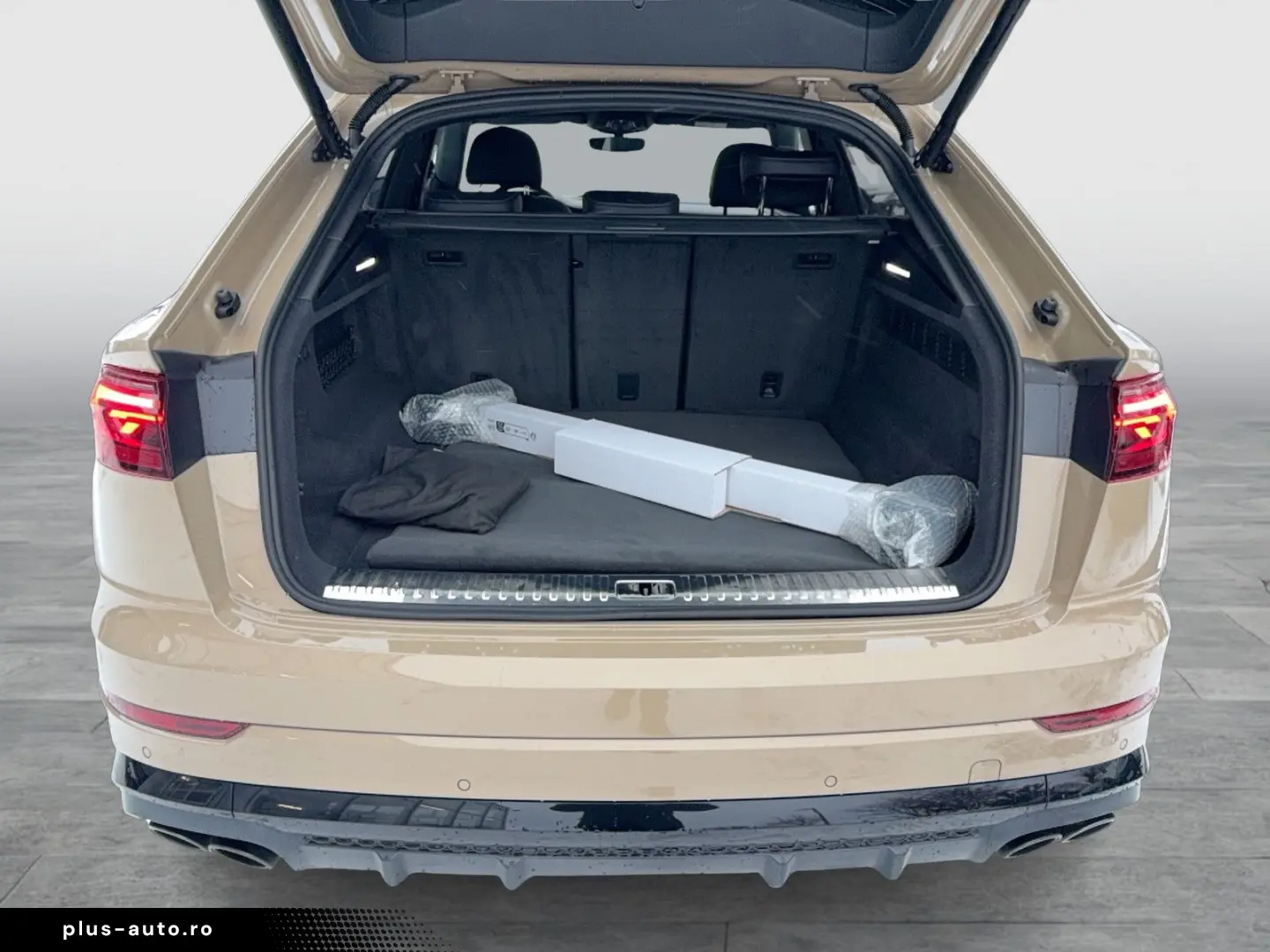 AUDI SQ8 TFSI Black  Laser Night Pano STHZ HuD AHK 360