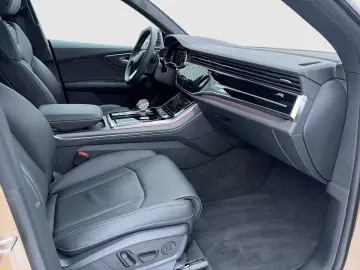 AUDI SQ8 TFSI Black  Laser Night Pano STHZ HuD AHK 360