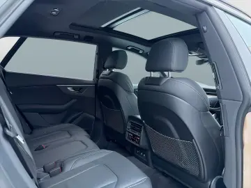 AUDI SQ8 TFSI Black  Laser Night Pano STHZ HuD AHK 360