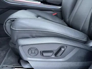 AUDI SQ8 TFSI Black  Laser Night Pano STHZ HuD AHK 360