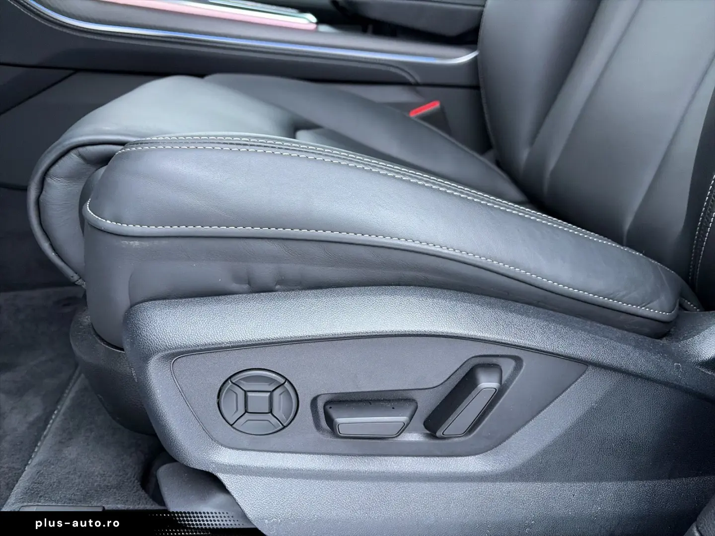 AUDI SQ8 TFSI Black  Laser Night Pano STHZ HuD AHK 360