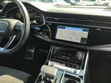 AUDI RS Q8 Navi Matrix Alu AHK B&O HUD PDC Virtual Co