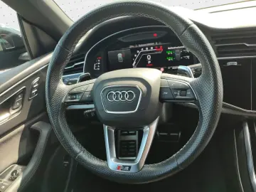 AUDI RS Q8 Navi Matrix Alu AHK B&O HUD PDC Virtual Co