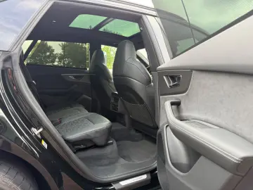 AUDI RS Q8 TFSI quattro  Pano  AHK