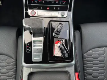 AUDI RS Q8 TFSI quattro  Pano  AHK