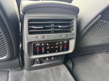 AUDI RS Q8 TFSI quattro  Pano  AHK