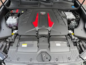 AUDI RS Q8 TFSI quattro  Pano  AHK